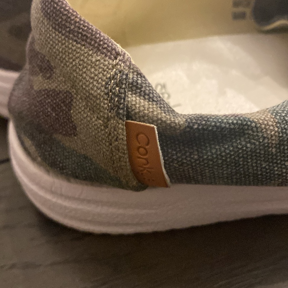 Corky's Camo shoes - Picture 3 of 3